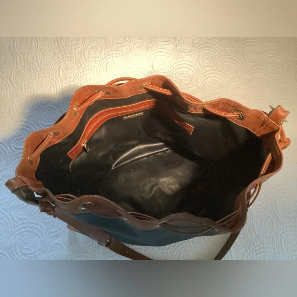 Bottega Veneta Marco Polo Bucket Bag - Picture 12 of 16